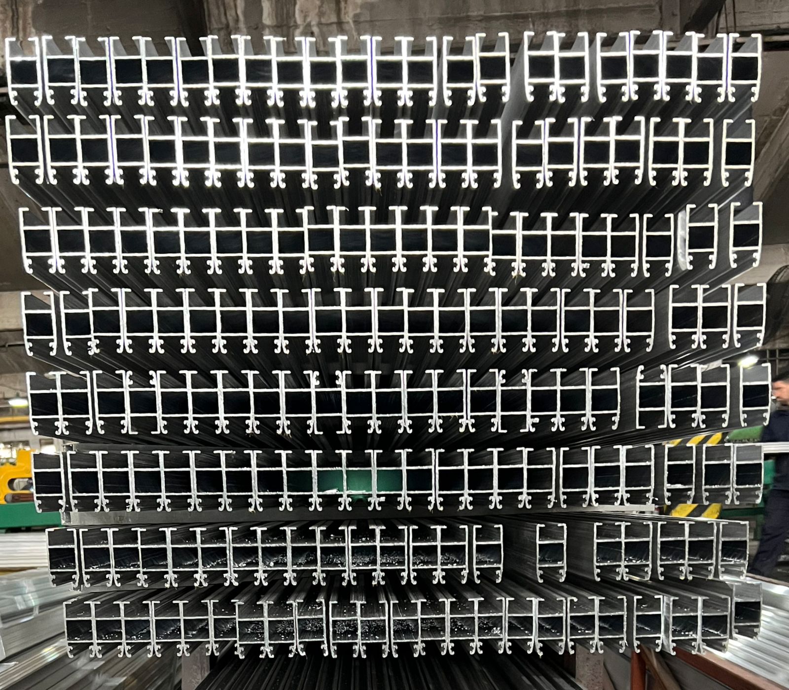 Perfiles de Aluminio - Nuestra Empresa